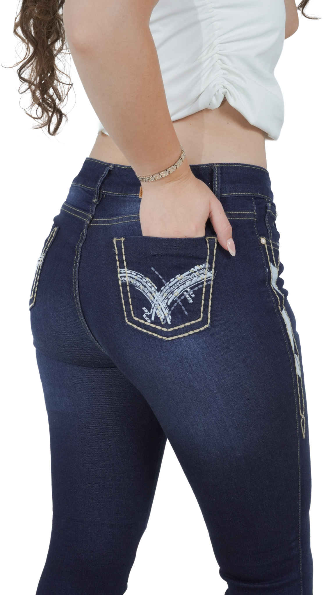 pantalón de mezclilla vaquero acampanado azul oscuro para mujer con bolsillos bordados, detalle de los bolsillos traseros bordados – Campana vaquero suavizado con lija